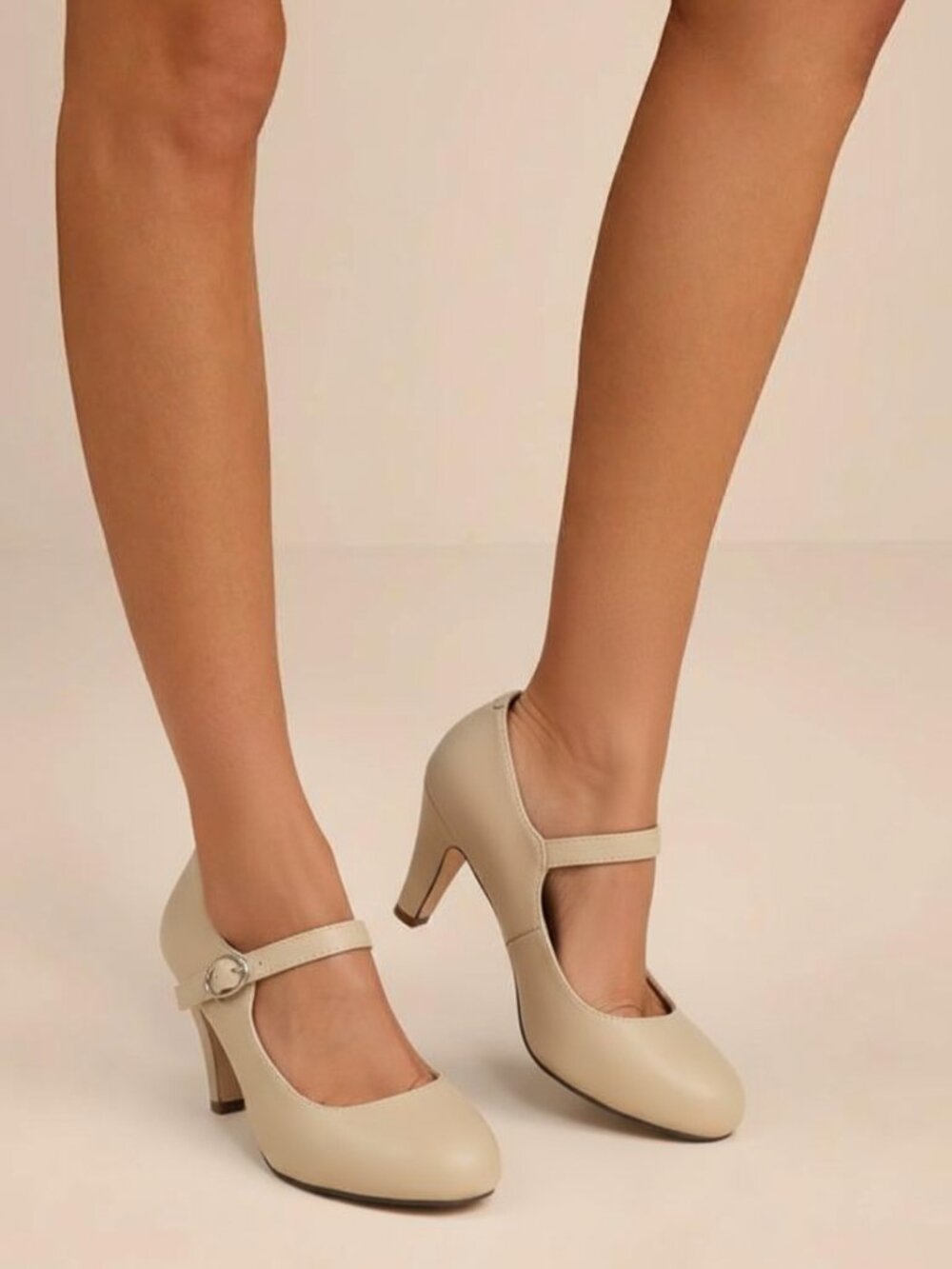 Women’s Classic Mary Jane Pumps – Elegant Round Toe Strap Heels for Vintage